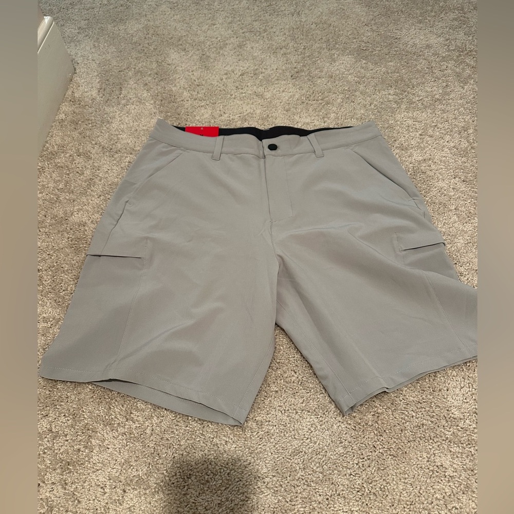 32 Cool Mens Gray Athletic Fit Shorts size 34